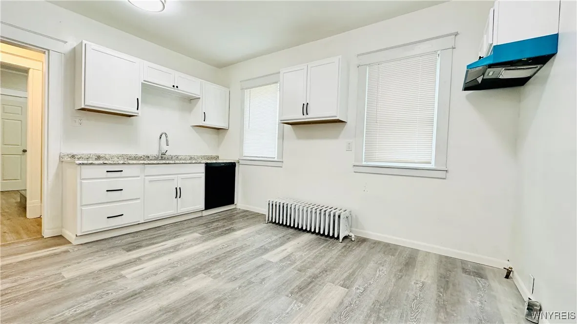 701 Cedar Avenue, Niagara Falls, New York 14301, Niagara Falls, New York 14301, 4 Bedrooms Bedrooms, 9 Rooms Rooms,1 BathroomBathrooms,Residential Lease,For Rent,701 Cedar Avenue, Niagara Falls, New York 14301,0,B1650752