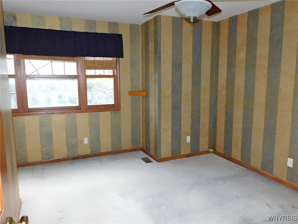 15 Thomas Jefferson Lane, Amherst, New York 14226, Amherst, New York 14226, 5 Bedrooms Bedrooms, 12 Rooms Rooms,3 BathroomsBathrooms,Residential,For Sale,15 Thomas Jefferson Lane, Amherst, New York 14226,0,B1650769