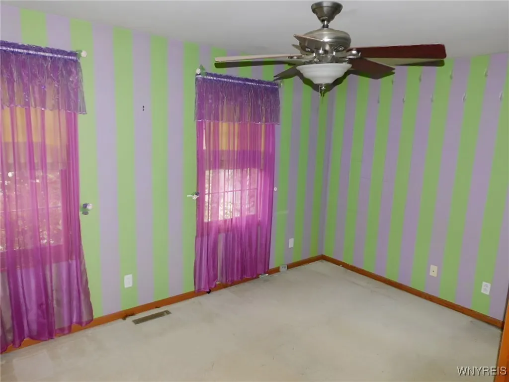 15 Thomas Jefferson Lane, Amherst, New York 14226, Amherst, New York 14226, 5 Bedrooms Bedrooms, 12 Rooms Rooms,3 BathroomsBathrooms,Residential,For Sale,15 Thomas Jefferson Lane, Amherst, New York 14226,0,B1650769