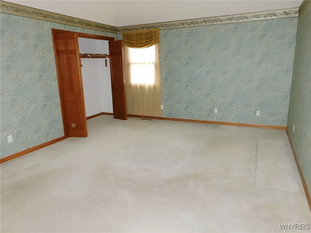 15 Thomas Jefferson Lane, Amherst, New York 14226, Amherst, New York 14226, 5 Bedrooms Bedrooms, 12 Rooms Rooms,3 BathroomsBathrooms,Residential,For Sale,15 Thomas Jefferson Lane, Amherst, New York 14226,0,B1650769