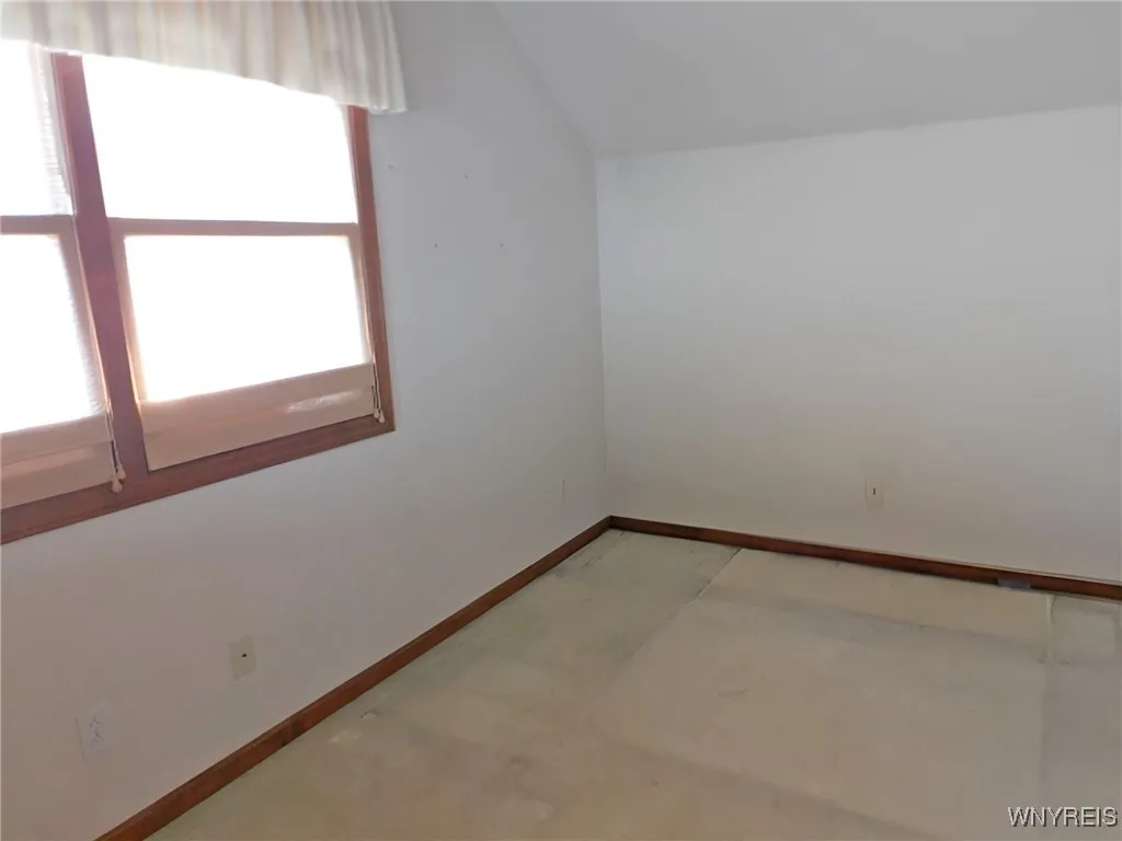 15 Thomas Jefferson Lane, Amherst, New York 14226, Amherst, New York 14226, 5 Bedrooms Bedrooms, 12 Rooms Rooms,3 BathroomsBathrooms,Residential,For Sale,15 Thomas Jefferson Lane, Amherst, New York 14226,0,B1650769