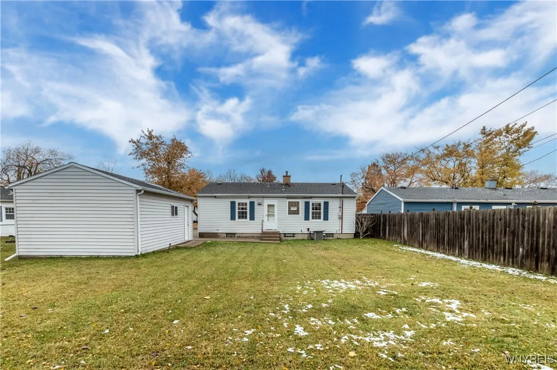 82 Penarrow Drive, Tonawanda, New York 14150, Tonawanda, New York 14150, 3 Bedrooms Bedrooms, 5 Rooms Rooms,1 BathroomBathrooms,Residential,For Sale,82 Penarrow Drive, Tonawanda, New York 14150,0,B1647519