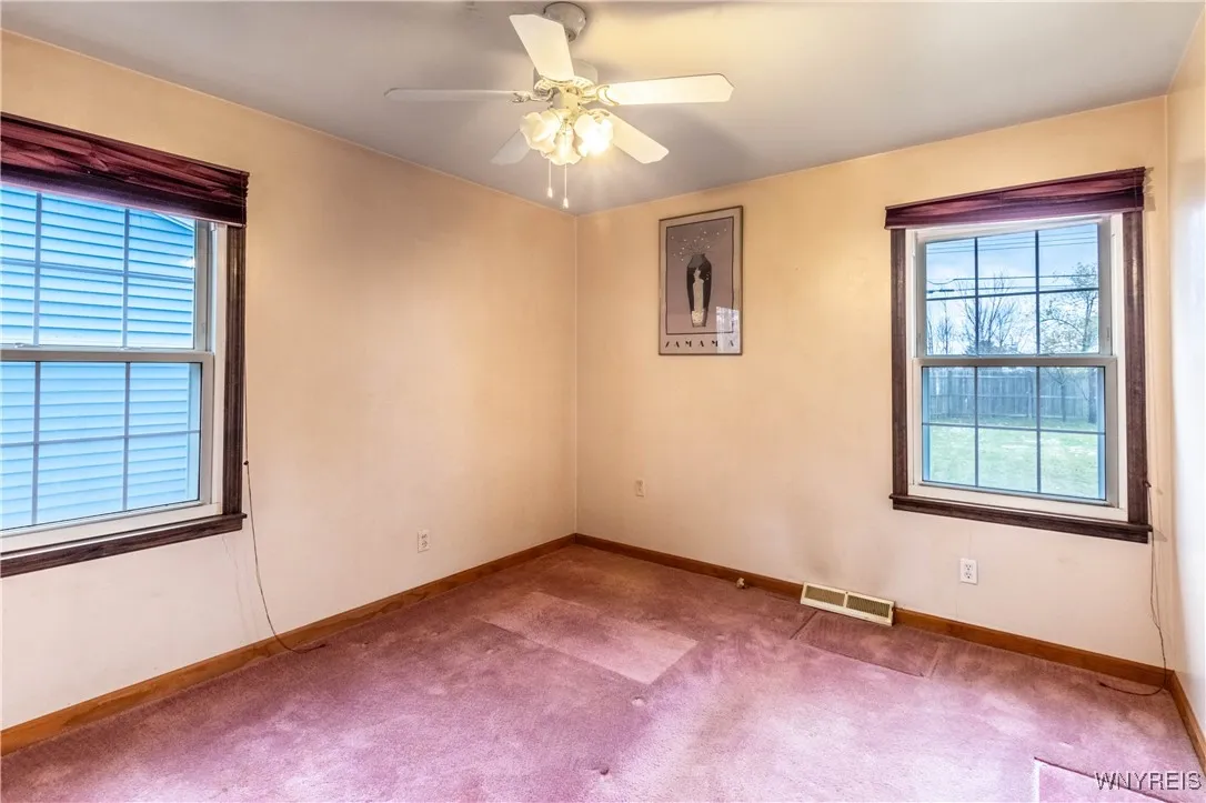 82 Penarrow Drive, Tonawanda, New York 14150, Tonawanda, New York 14150, 3 Bedrooms Bedrooms, 5 Rooms Rooms,1 BathroomBathrooms,Residential,For Sale,82 Penarrow Drive, Tonawanda, New York 14150,0,B1647519