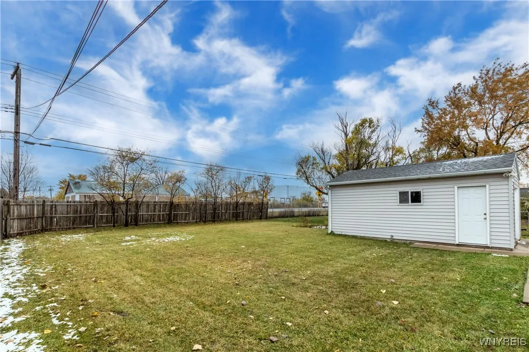 82 Penarrow Drive, Tonawanda, New York 14150, Tonawanda, New York 14150, 3 Bedrooms Bedrooms, 5 Rooms Rooms,1 BathroomBathrooms,Residential,For Sale,82 Penarrow Drive, Tonawanda, New York 14150,0,B1647519