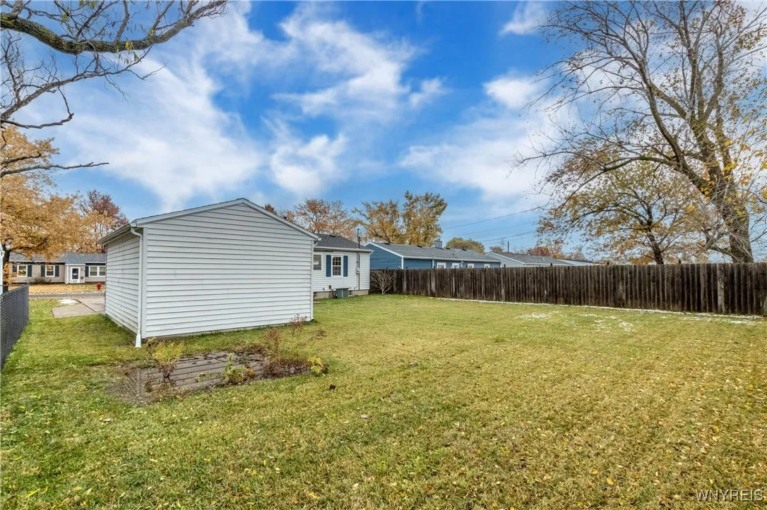 82 Penarrow Drive, Tonawanda, New York 14150, Tonawanda, New York 14150, 3 Bedrooms Bedrooms, 5 Rooms Rooms,1 BathroomBathrooms,Residential,For Sale,82 Penarrow Drive, Tonawanda, New York 14150,0,B1647519