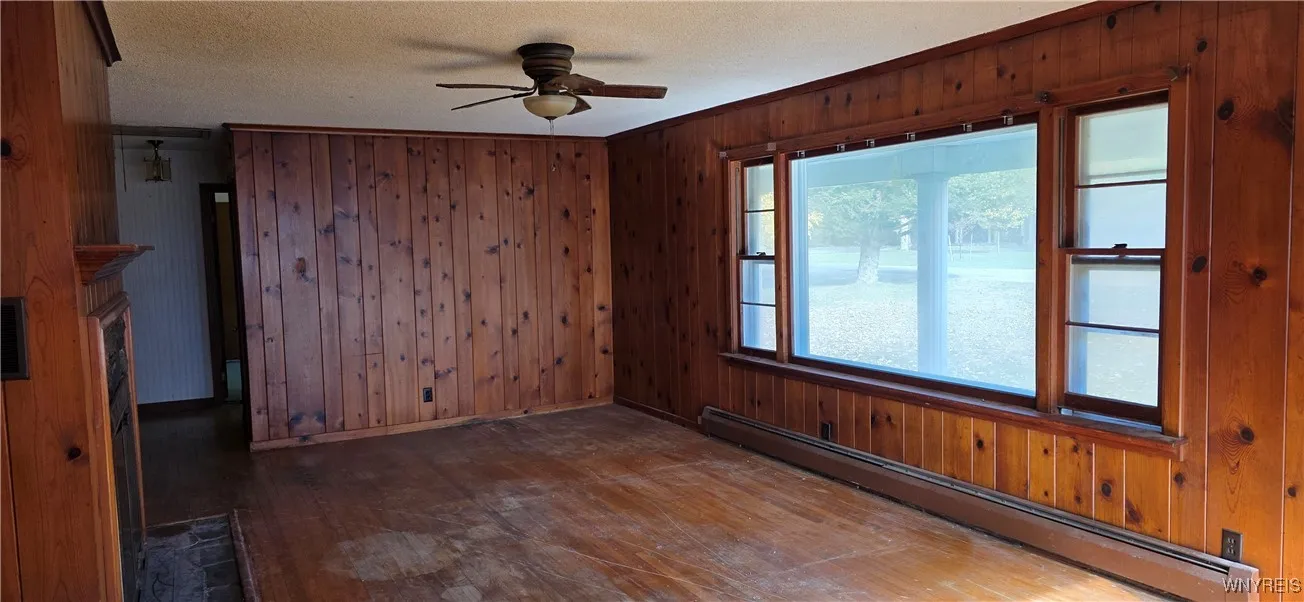 4610 Christian Drive, Clarence, New York 14031, Clarence, New York 14031, 3 Bedrooms Bedrooms, 6 Rooms Rooms,2 BathroomsBathrooms,Residential,For Sale,4610 Christian Drive, Clarence, New York 14031,0,B1649525