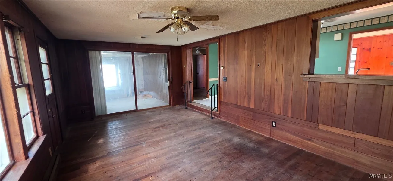 4610 Christian Drive, Clarence, New York 14031, Clarence, New York 14031, 3 Bedrooms Bedrooms, 6 Rooms Rooms,2 BathroomsBathrooms,Residential,For Sale,4610 Christian Drive, Clarence, New York 14031,0,B1649525