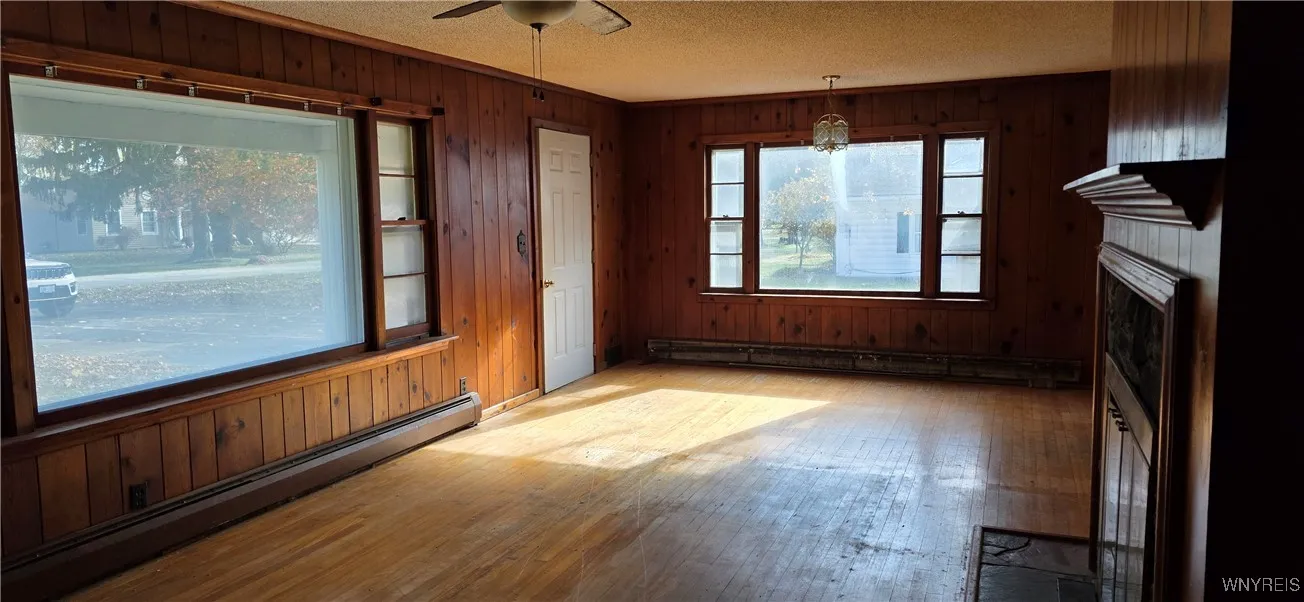 4610 Christian Drive, Clarence, New York 14031, Clarence, New York 14031, 3 Bedrooms Bedrooms, 6 Rooms Rooms,2 BathroomsBathrooms,Residential,For Sale,4610 Christian Drive, Clarence, New York 14031,0,B1649525