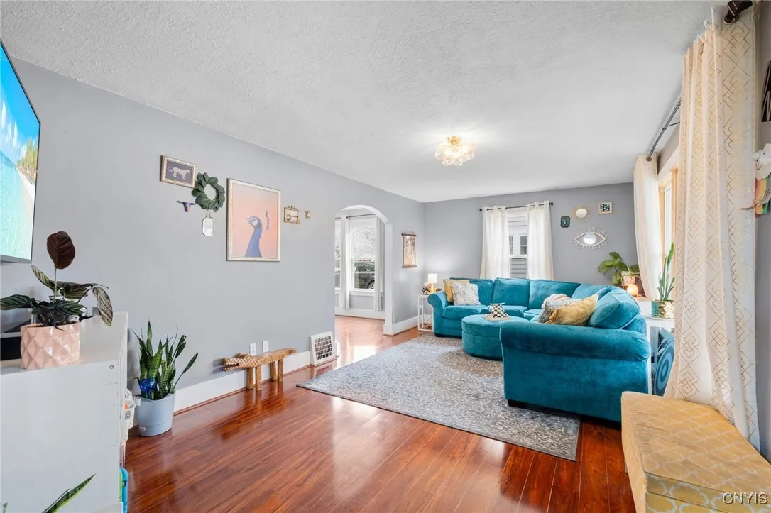 209 Mackay Avenue, Camillus, New York 13219, Camillus, New York 13219, 4 Bedrooms Bedrooms, 8 Rooms Rooms,2 BathroomsBathrooms,Residential,For Sale,209 Mackay Avenue, Camillus, New York 13219,0,S1650348