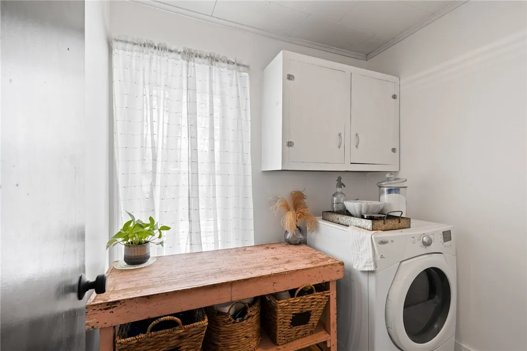 8048 Lasher Road, Throop, New York 13140, Throop, New York 13140, 3 Bedrooms Bedrooms, 8 Rooms Rooms,3 BathroomsBathrooms,Residential,For Sale,8048 Lasher Road, Throop, New York 13140,0,R1645130