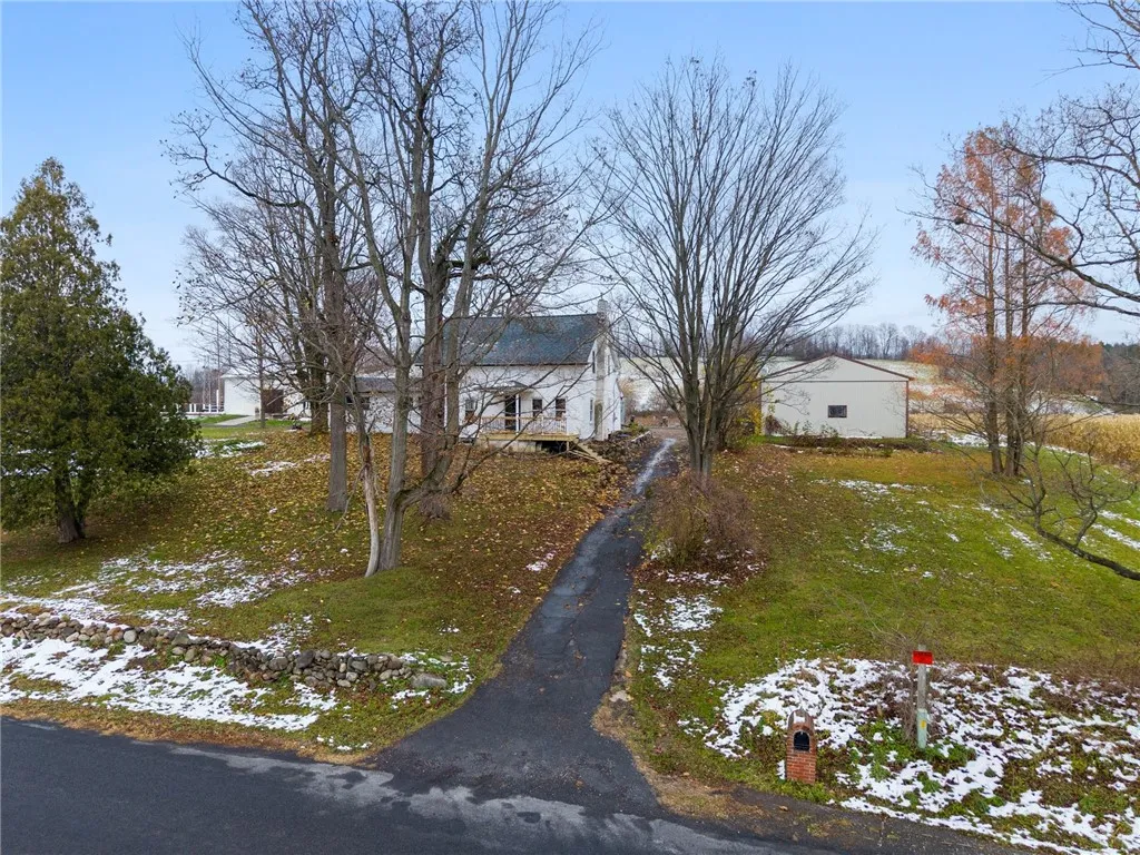 8048 Lasher Road, Throop, New York 13140, Throop, New York 13140, 3 Bedrooms Bedrooms, 8 Rooms Rooms,3 BathroomsBathrooms,Residential,For Sale,8048 Lasher Road, Throop, New York 13140,0,R1645130