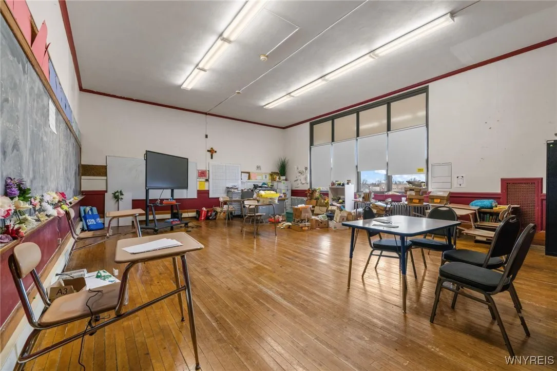 21 Davidson Avenue, Buffalo, New York 14215, Buffalo, New York 14215, ,Commercial Sale,For Sale,21 Davidson Avenue, Buffalo, New York 14215,0,B1637034