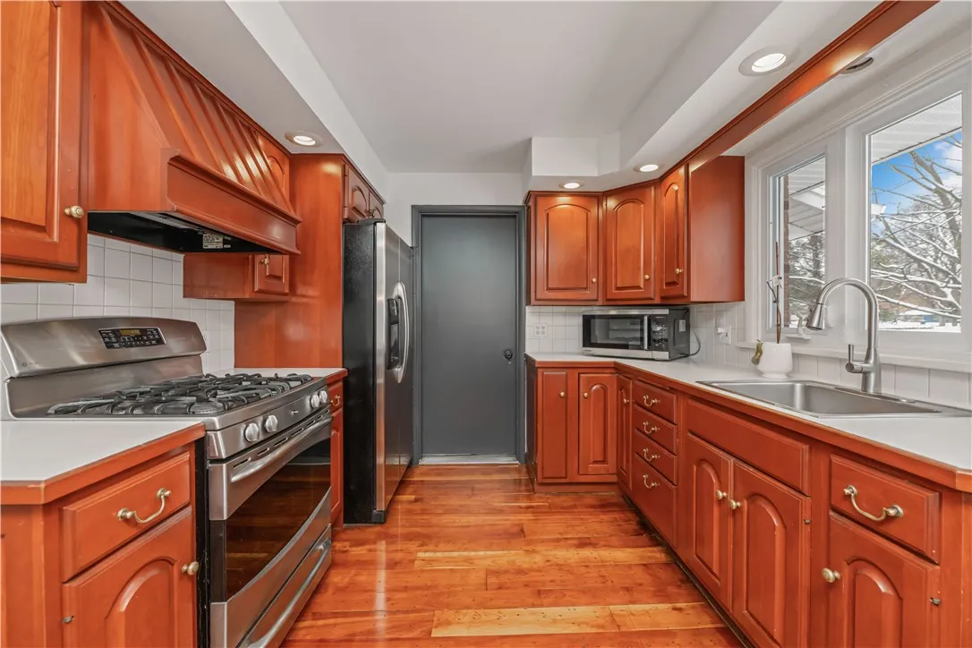 290 Clover Street, Brighton, New York 14610, Brighton, New York 14610, 3 Bedrooms Bedrooms, 8 Rooms Rooms,3 BathroomsBathrooms,Residential,For Sale,290 Clover Street, Brighton, New York 14610,0,R1650314