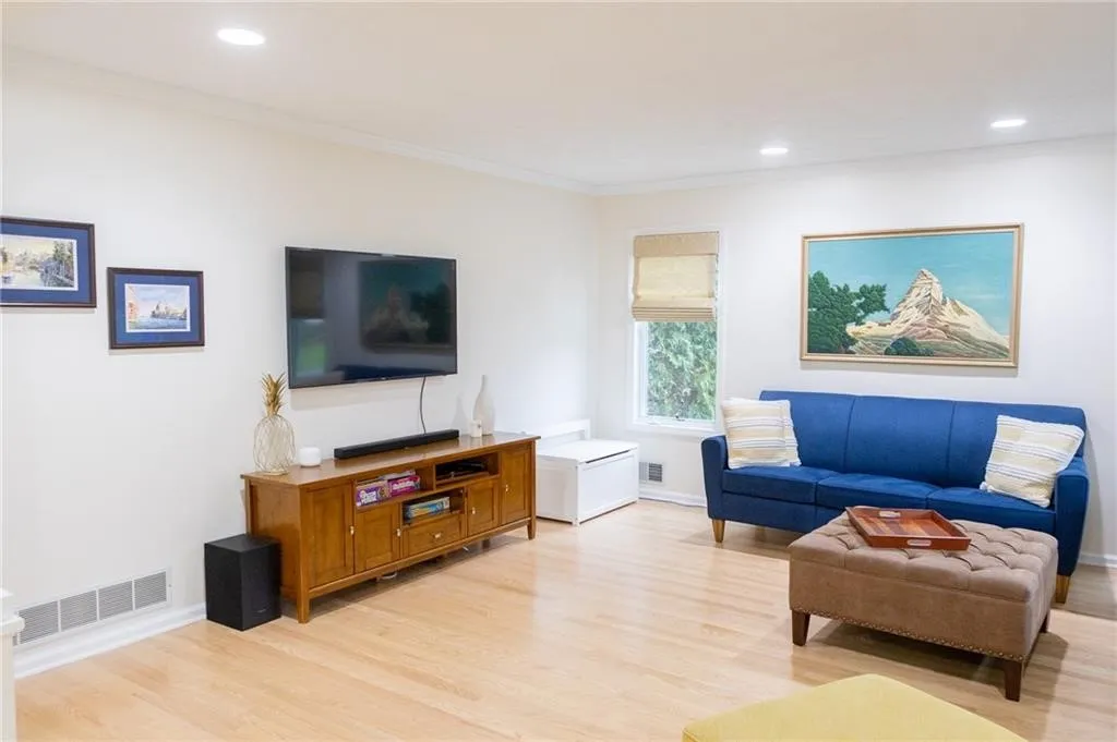 9 Folkestone Lane, Penfield, New York 14526, Penfield, New York 14526, 4 Bedrooms Bedrooms, 9 Rooms Rooms,3 BathroomsBathrooms,Residential,For Sale,9 Folkestone Lane, Penfield, New York 14526,0,R1650791