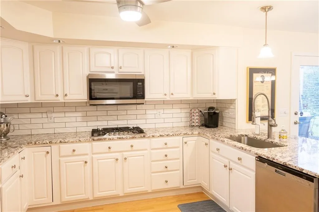 9 Folkestone Lane, Penfield, New York 14526, Penfield, New York 14526, 4 Bedrooms Bedrooms, 9 Rooms Rooms,3 BathroomsBathrooms,Residential,For Sale,9 Folkestone Lane, Penfield, New York 14526,0,R1650791