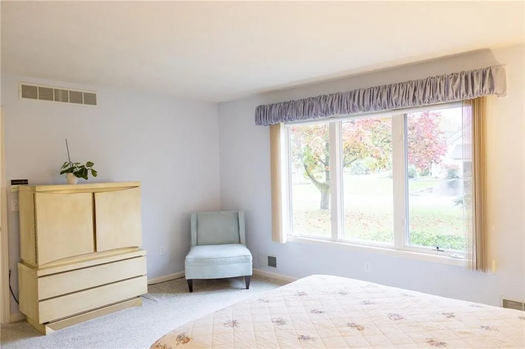 9 Folkestone Lane, Penfield, New York 14526, Penfield, New York 14526, 4 Bedrooms Bedrooms, 9 Rooms Rooms,3 BathroomsBathrooms,Residential,For Sale,9 Folkestone Lane, Penfield, New York 14526,0,R1650791