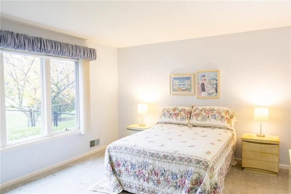 9 Folkestone Lane, Penfield, New York 14526, Penfield, New York 14526, 4 Bedrooms Bedrooms, 9 Rooms Rooms,3 BathroomsBathrooms,Residential,For Sale,9 Folkestone Lane, Penfield, New York 14526,0,R1650791