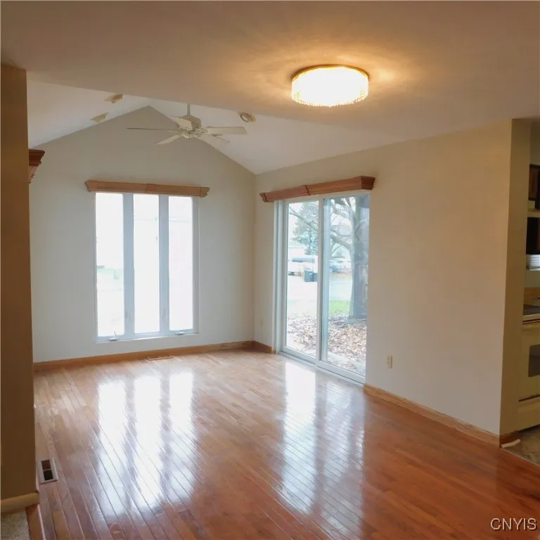 8525 Sextant Drive, Clay, New York 13027, Clay, New York 13027, 2 Bedrooms Bedrooms, 6 Rooms Rooms,1 BathroomBathrooms,Residential Lease,For Rent,8525 Sextant Drive, Clay, New York 13027,0,S1650785