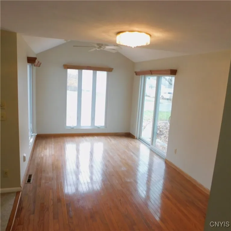 8525 Sextant Drive, Clay, New York 13027, Clay, New York 13027, 2 Bedrooms Bedrooms, 6 Rooms Rooms,1 BathroomBathrooms,Residential Lease,For Rent,8525 Sextant Drive, Clay, New York 13027,0,S1650785