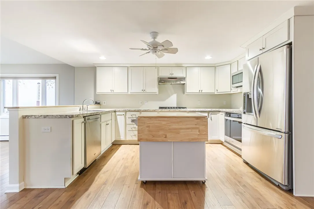 72 Lake Shore Drive, Greece, New York 14468, Greece, New York 14468, 4 Bedrooms Bedrooms, 9 Rooms Rooms,2 BathroomsBathrooms,Residential,For Sale,72 Lake Shore Drive, Greece, New York 14468,0,R1650301