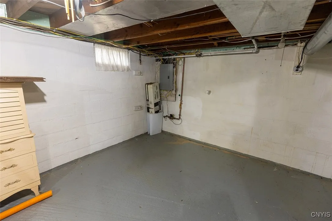 210 Melrose Drive, Clay, New York 13212, Clay, New York 13212, 3 Bedrooms Bedrooms, 8 Rooms Rooms,2 BathroomsBathrooms,Residential,For Sale,210 Melrose Drive, Clay, New York 13212,0,S1650796