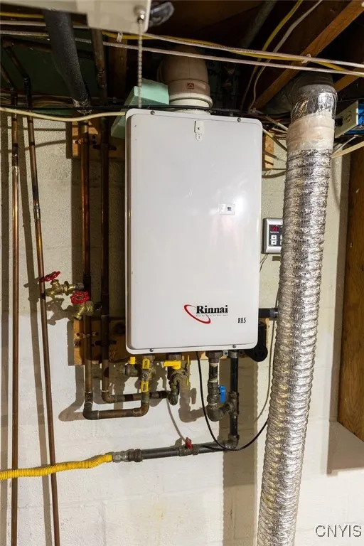 210 Melrose Drive, Clay, New York 13212, Clay, New York 13212, 3 Bedrooms Bedrooms, 8 Rooms Rooms,2 BathroomsBathrooms,Residential,For Sale,210 Melrose Drive, Clay, New York 13212,0,S1650796