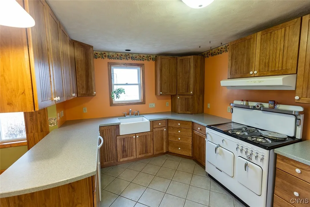 210 Melrose Drive, Clay, New York 13212, Clay, New York 13212, 3 Bedrooms Bedrooms, 8 Rooms Rooms,2 BathroomsBathrooms,Residential,For Sale,210 Melrose Drive, Clay, New York 13212,0,S1650796