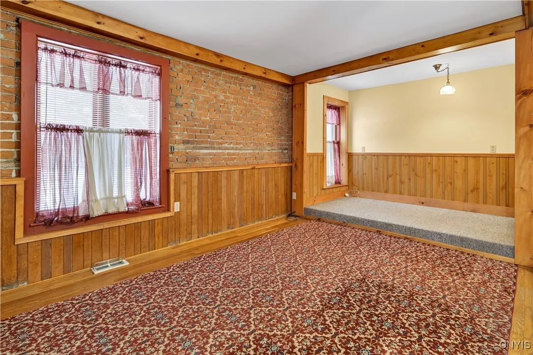 Kitchen breakfast/dining area