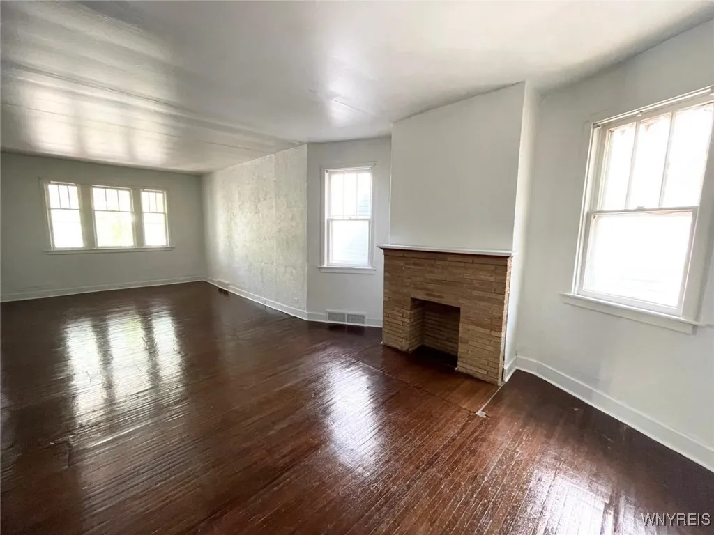 325 Breckenridge Street, Buffalo, New York 14213, Buffalo, New York 14213, 6 Bedrooms Bedrooms, ,2 BathroomsBathrooms,Residential,For Sale,325 Breckenridge Street, Buffalo, New York 14213,0,B1650805