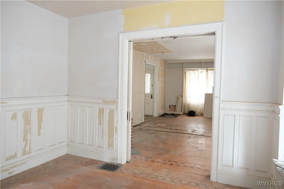 76 Lancaster Avenue, Buffalo, New York 14222, Buffalo, New York 14222, 4 Bedrooms Bedrooms, 12 Rooms Rooms,2 BathroomsBathrooms,Residential,For Sale,76 Lancaster Avenue, Buffalo, New York 14222,0,B1650621