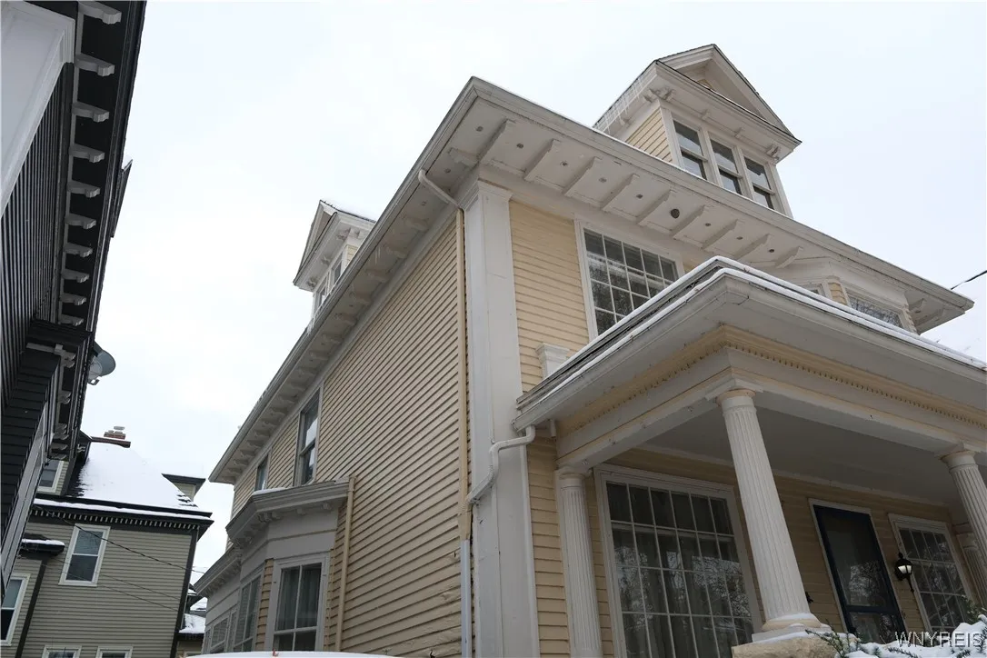 76 Lancaster Avenue, Buffalo, New York 14222, Buffalo, New York 14222, 4 Bedrooms Bedrooms, 12 Rooms Rooms,2 BathroomsBathrooms,Residential,For Sale,76 Lancaster Avenue, Buffalo, New York 14222,0,B1650621
