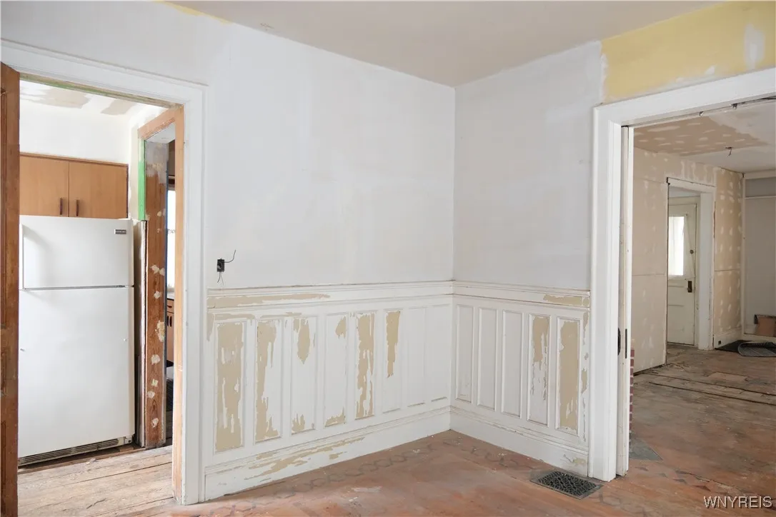 76 Lancaster Avenue, Buffalo, New York 14222, Buffalo, New York 14222, 4 Bedrooms Bedrooms, 12 Rooms Rooms,2 BathroomsBathrooms,Residential,For Sale,76 Lancaster Avenue, Buffalo, New York 14222,0,B1650621