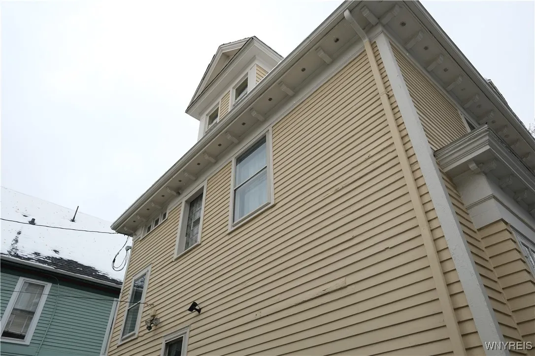 76 Lancaster Avenue, Buffalo, New York 14222, Buffalo, New York 14222, 4 Bedrooms Bedrooms, 12 Rooms Rooms,2 BathroomsBathrooms,Residential,For Sale,76 Lancaster Avenue, Buffalo, New York 14222,0,B1650621