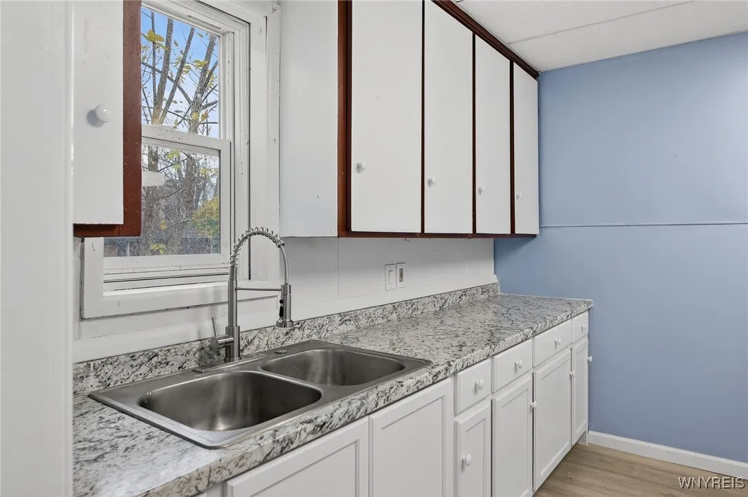 1957 Whitney Avenue, Niagara Falls, New York 14301, Niagara Falls, New York 14301, 4 Bedrooms Bedrooms, 9 Rooms Rooms,1 BathroomBathrooms,Residential,For Sale,1957 Whitney Avenue, Niagara Falls, New York 14301,0,B1650717