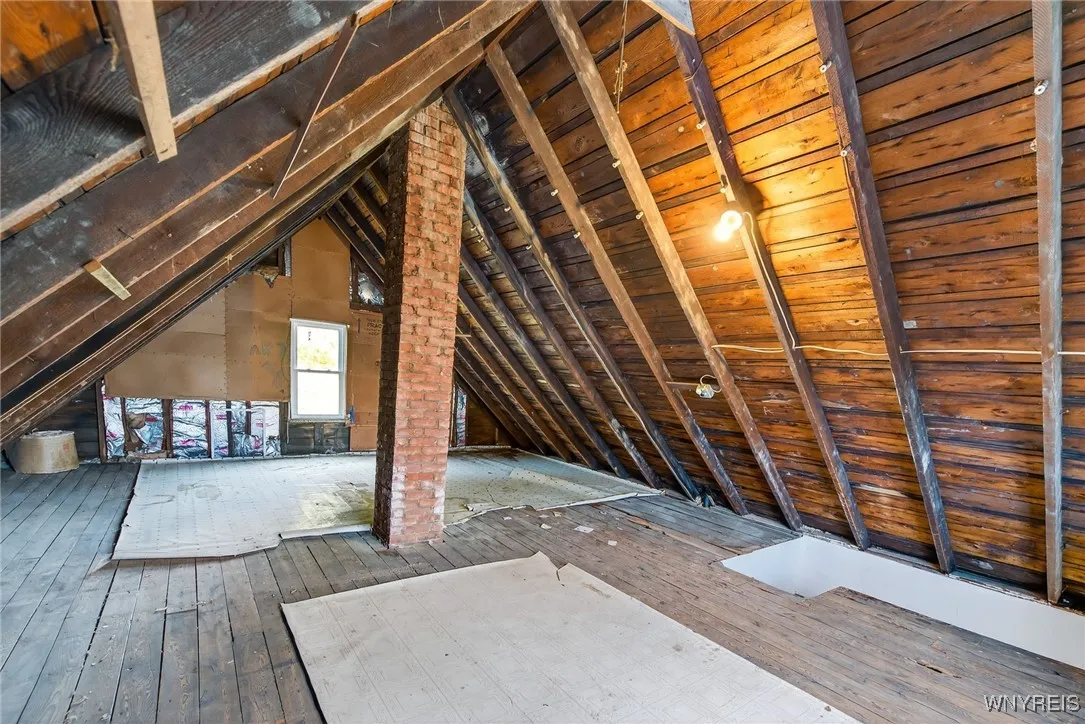 1957 Whitney Avenue, Niagara Falls, New York 14301, Niagara Falls, New York 14301, 4 Bedrooms Bedrooms, 9 Rooms Rooms,1 BathroomBathrooms,Residential,For Sale,1957 Whitney Avenue, Niagara Falls, New York 14301,0,B1650717