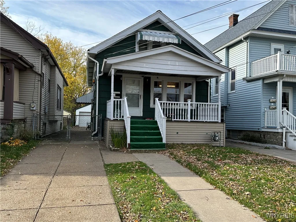 82 Beatrice Avenue, Buffalo, New York 14207, Buffalo, New York 14207, 3 Bedrooms Bedrooms, 7 Rooms Rooms,1 BathroomBathrooms,Residential,For Sale,82 Beatrice Avenue, Buffalo, New York 14207,0,B1650728