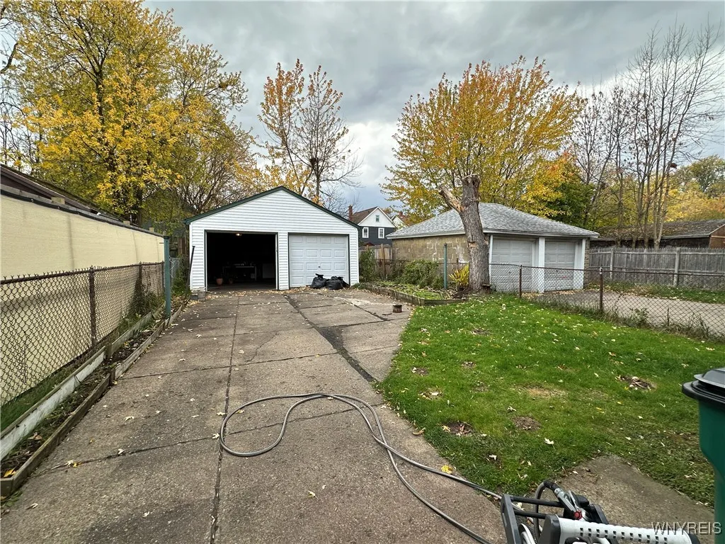 82 Beatrice Avenue, Buffalo, New York 14207, Buffalo, New York 14207, 3 Bedrooms Bedrooms, 7 Rooms Rooms,1 BathroomBathrooms,Residential,For Sale,82 Beatrice Avenue, Buffalo, New York 14207,0,B1650728