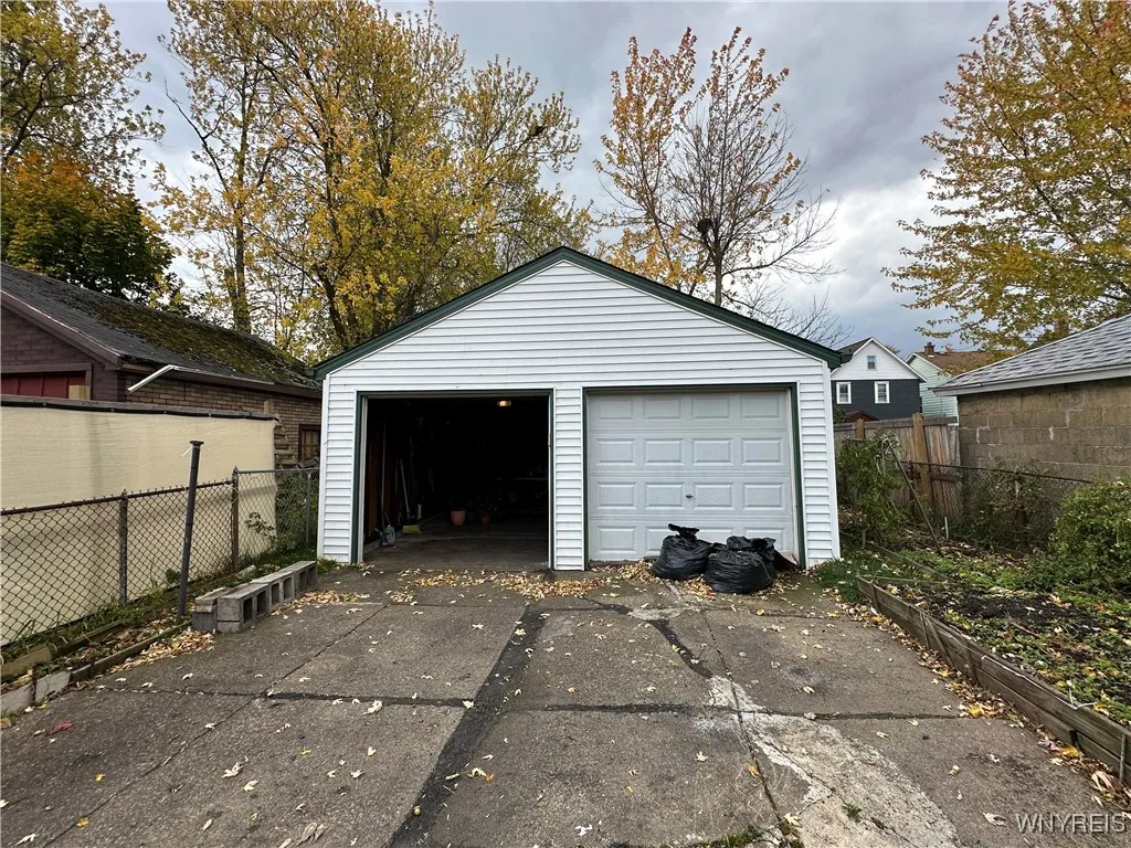 82 Beatrice Avenue, Buffalo, New York 14207, Buffalo, New York 14207, 3 Bedrooms Bedrooms, 7 Rooms Rooms,1 BathroomBathrooms,Residential,For Sale,82 Beatrice Avenue, Buffalo, New York 14207,0,B1650728