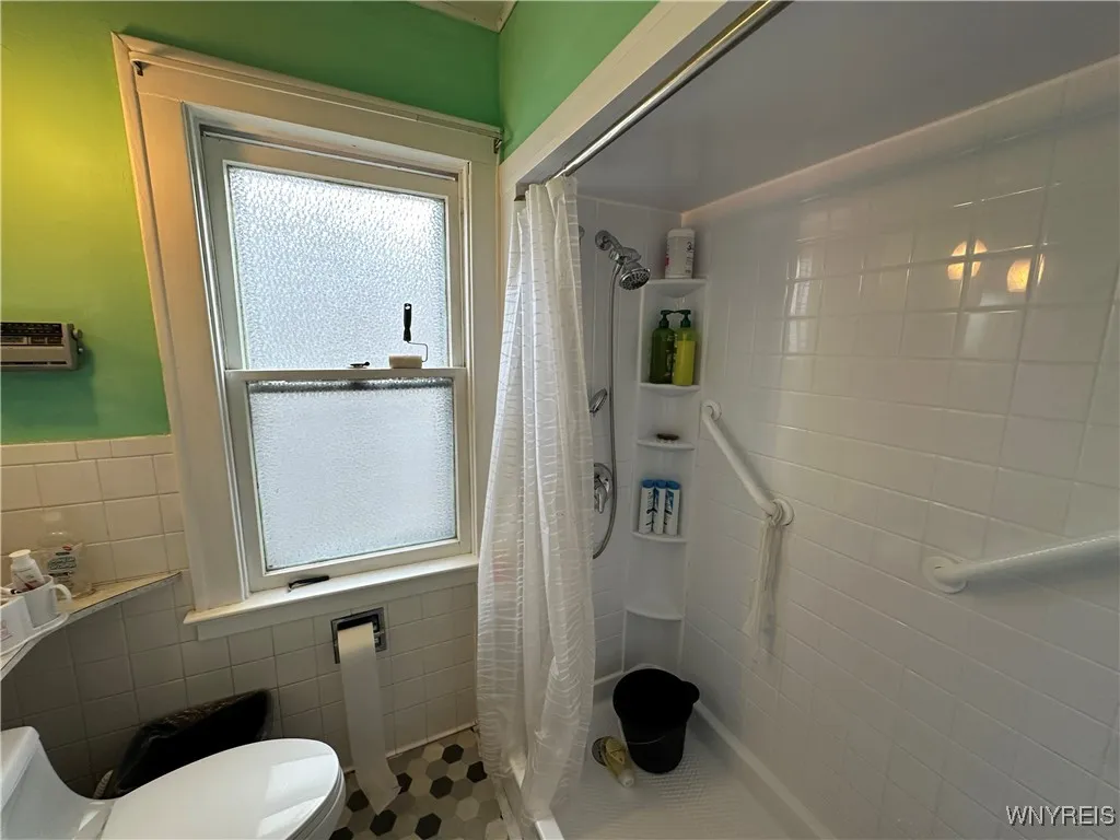 82 Beatrice Avenue, Buffalo, New York 14207, Buffalo, New York 14207, 3 Bedrooms Bedrooms, 7 Rooms Rooms,1 BathroomBathrooms,Residential,For Sale,82 Beatrice Avenue, Buffalo, New York 14207,0,B1650728