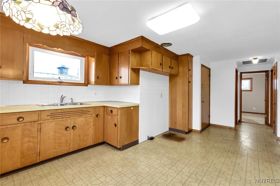 64 Joseph Drive, Tonawanda, New York 14150, Tonawanda, New York 14150, 5 Bedrooms Bedrooms, ,3 BathroomsBathrooms,Residential,For Sale,64 Joseph Drive, Tonawanda, New York 14150,0,B1650763