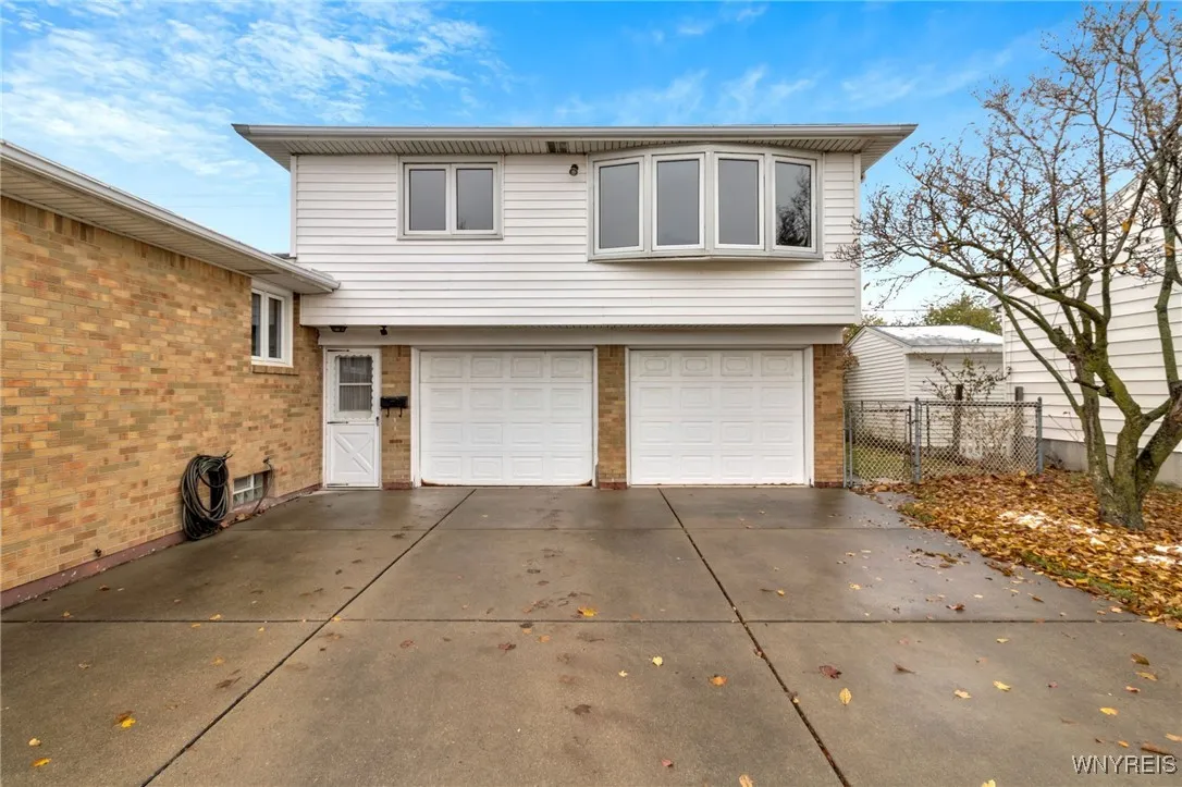 64 Joseph Drive, Tonawanda, New York 14150, Tonawanda, New York 14150, 5 Bedrooms Bedrooms, ,3 BathroomsBathrooms,Residential,For Sale,64 Joseph Drive, Tonawanda, New York 14150,0,B1650763