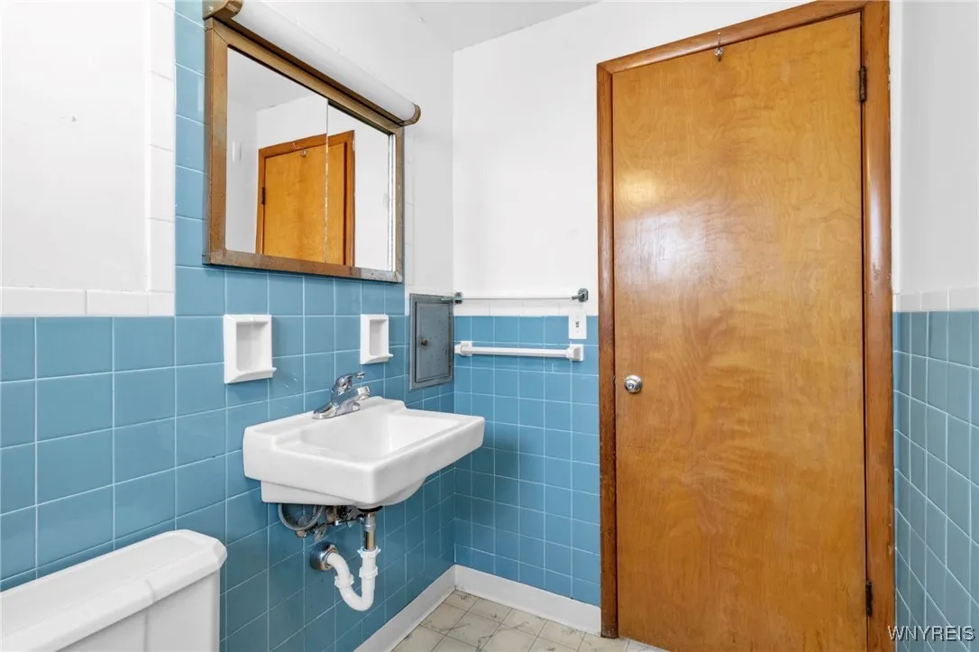 64 Joseph Drive, Tonawanda, New York 14150, Tonawanda, New York 14150, 5 Bedrooms Bedrooms, ,3 BathroomsBathrooms,Residential,For Sale,64 Joseph Drive, Tonawanda, New York 14150,0,B1650763