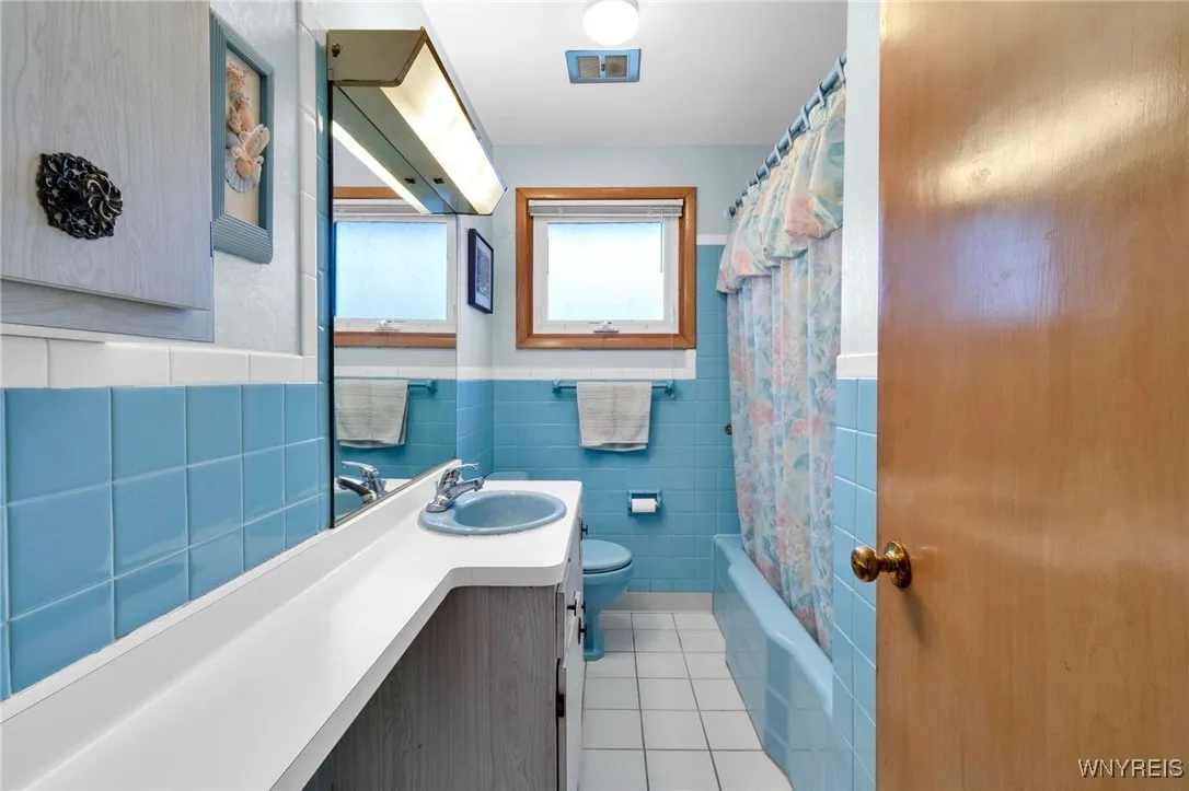 64 Joseph Drive, Tonawanda, New York 14150, Tonawanda, New York 14150, 5 Bedrooms Bedrooms, ,3 BathroomsBathrooms,Residential,For Sale,64 Joseph Drive, Tonawanda, New York 14150,0,B1650763