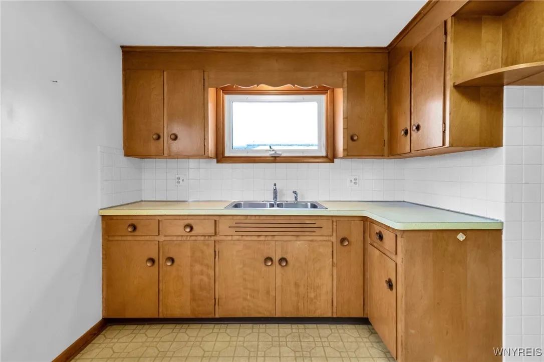 64 Joseph Drive, Tonawanda, New York 14150, Tonawanda, New York 14150, 5 Bedrooms Bedrooms, ,3 BathroomsBathrooms,Residential,For Sale,64 Joseph Drive, Tonawanda, New York 14150,0,B1650763