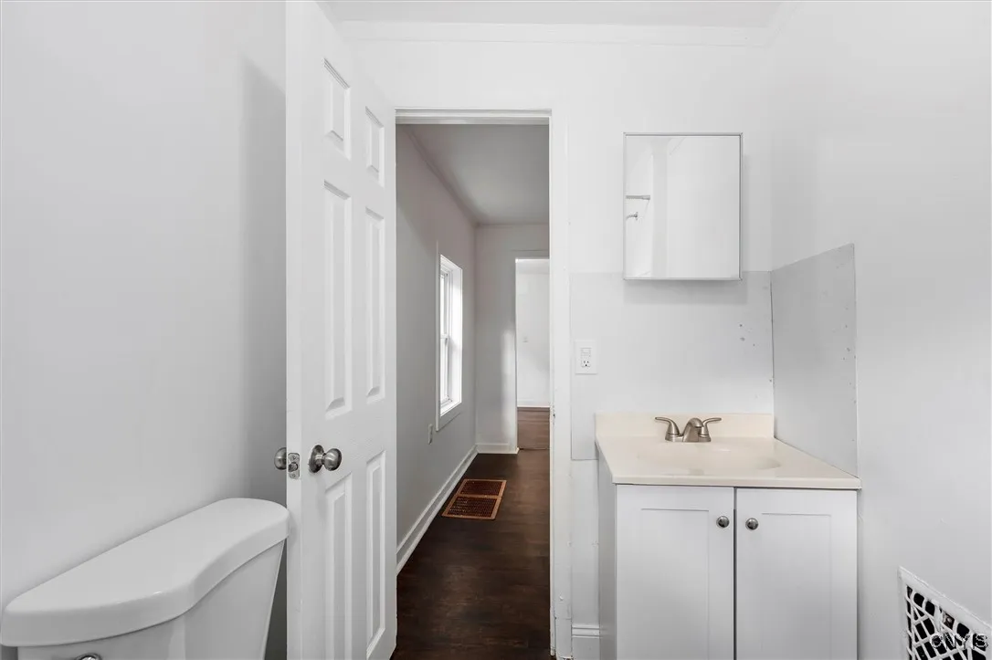 811 1st North Street, Syracuse, New York 13208, Syracuse, New York 13208, 2 Bedrooms Bedrooms, 5 Rooms Rooms,1 BathroomBathrooms,Residential Lease,For Rent,811 1st North Street, Syracuse, New York 13208,0,S1650801