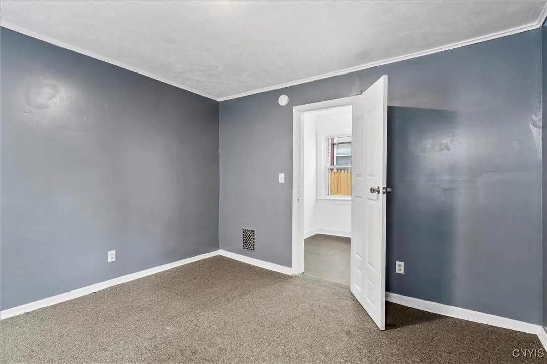 811 1st North Street, Syracuse, New York 13208, Syracuse, New York 13208, 2 Bedrooms Bedrooms, 5 Rooms Rooms,1 BathroomBathrooms,Residential Lease,For Rent,811 1st North Street, Syracuse, New York 13208,0,S1650801