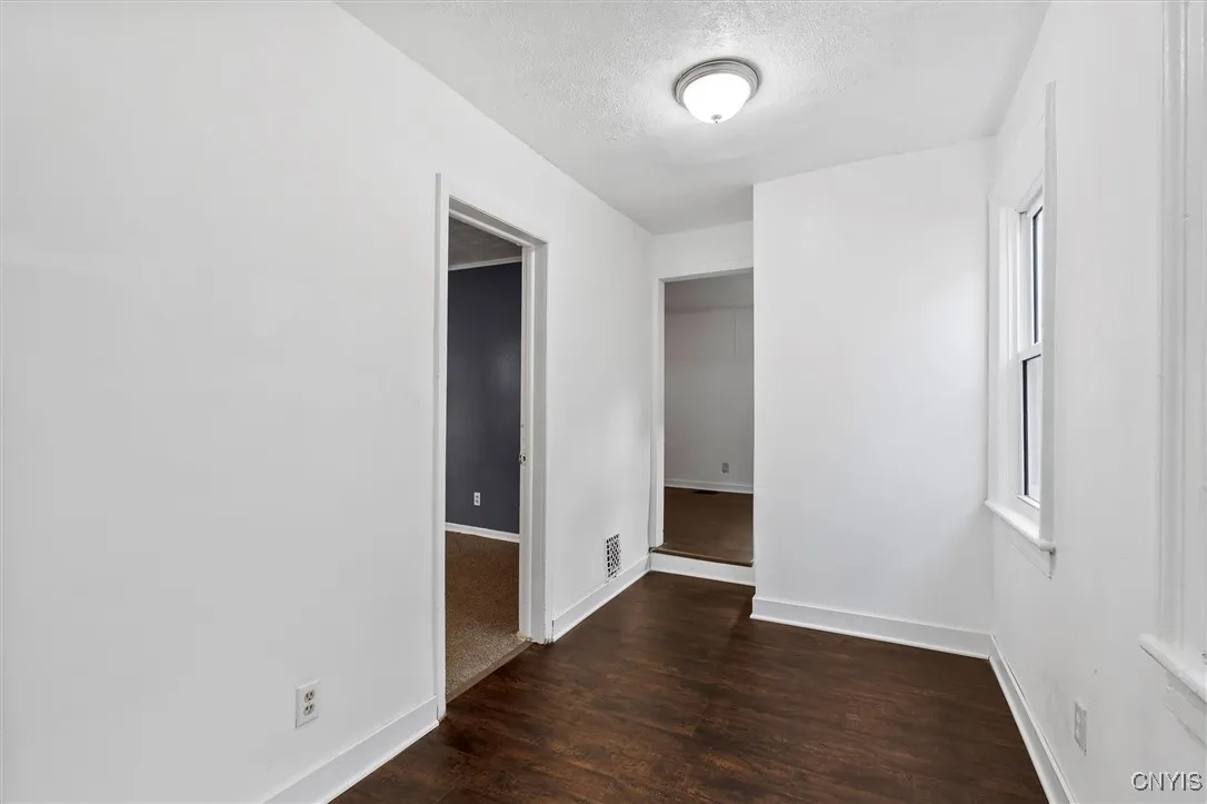 811 1st North Street, Syracuse, New York 13208, Syracuse, New York 13208, 2 Bedrooms Bedrooms, 5 Rooms Rooms,1 BathroomBathrooms,Residential Lease,For Rent,811 1st North Street, Syracuse, New York 13208,0,S1650801