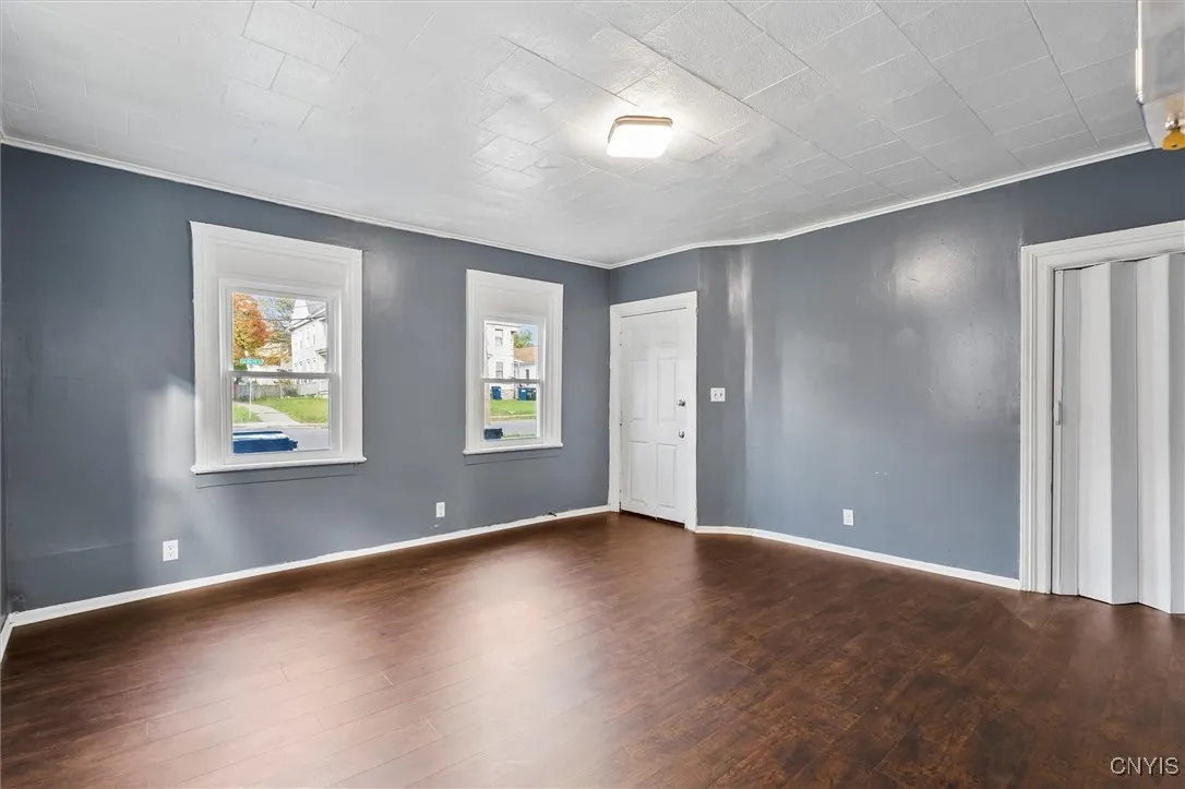 811 1st North Street, Syracuse, New York 13208, Syracuse, New York 13208, 2 Bedrooms Bedrooms, 5 Rooms Rooms,1 BathroomBathrooms,Residential Lease,For Rent,811 1st North Street, Syracuse, New York 13208,0,S1650801