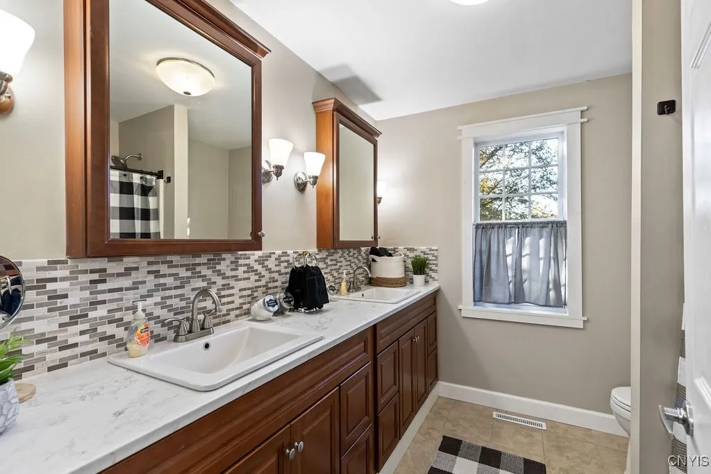 64 South Jefferson Street, Richland, New York 1314, Richland, New York 13142, 3 Bedrooms Bedrooms, 7 Rooms Rooms,2 BathroomsBathrooms,Residential,For Sale,64 South Jefferson Street, Richland, New York 1314,0,S1650562