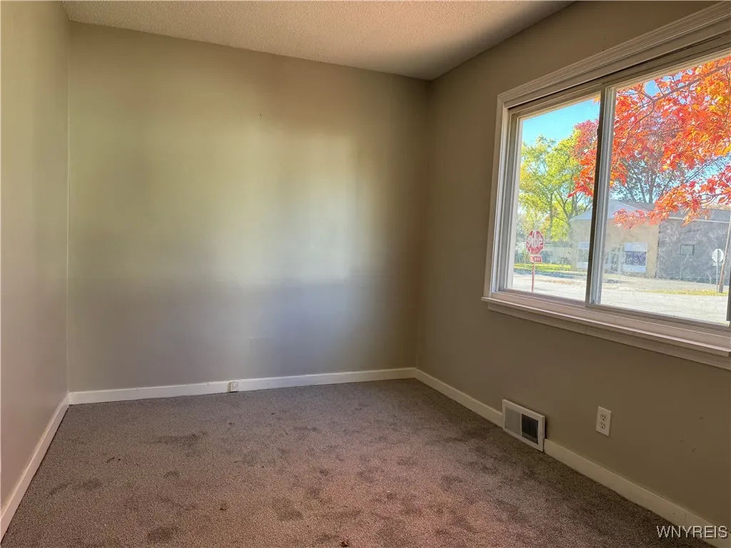 3445 Wallace Drive, Grand Island, New York 14072, Grand Island, New York 14072, 3 Bedrooms Bedrooms, 6 Rooms Rooms,1 BathroomBathrooms,Residential Lease,For Rent,3445 Wallace Drive, Grand Island, New York 14072,0,B1650825